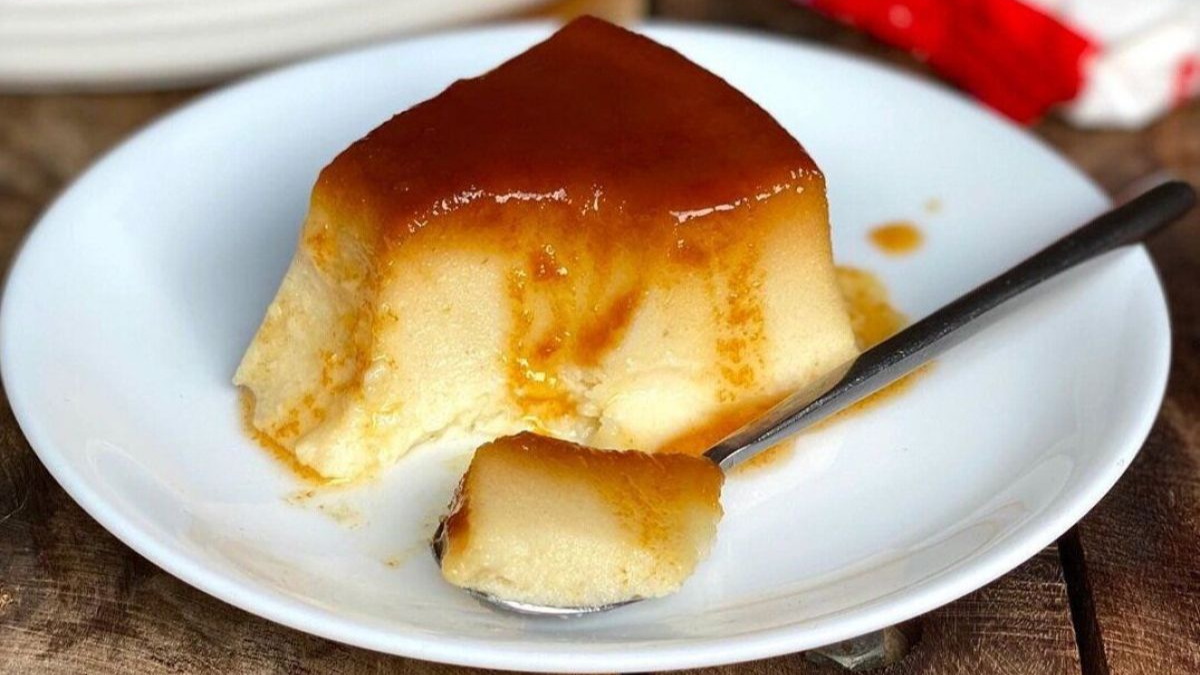 Budín de pan sin horno y en solo 5 pasos: la receta fácil y rápida para preparar un postre único