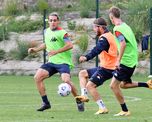 El Genoa informó que detectaron 14 casos de coronavirus dentro del plantel y el Napoli,sus últimos rivales por la Serie A, también se someterán a estudios. El Genoa informó que detectaron 14 casos de coronavirus dentro del plantel y el Napoli,sus últimos rivales por la Serie A, también se someterán a estudios.