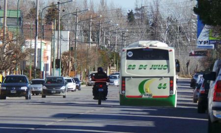 Se reanuda el servicio de colectivos en Trelew. Se reanuda el servicio de colectivos en Trelew.