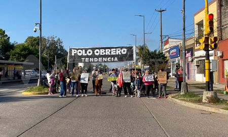 corte de transito en avenida blas parera y beruti por protesta del polo obrero contra el fmi corte de transito en avenida blas parera y beruti por protesta del polo obrero contra el fmi