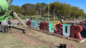 Colocaron letras corpóreas en el Parque del Sur de la ciudad de Santa Fe