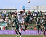 Sarmiento derrotó 2-1 a Newells y volvió al triunfo en el Torneo de la Liga Profesional. Sarmiento derrotó 2-1 a Newells y volvió al triunfo en el Torneo de la Liga Profesional.