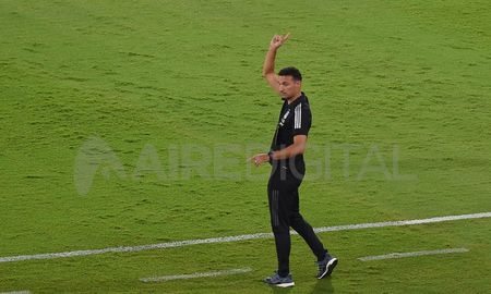 Claudio Tapia se reunió con Lionel Scaloni para renovar el contrato del DT más allá de la Copa Mundial de Fútbol de 2022. Claudio Tapia se reunió con Lionel Scaloni para renovar el contrato del DT más allá de la Copa Mundial de Fútbol de 2022.