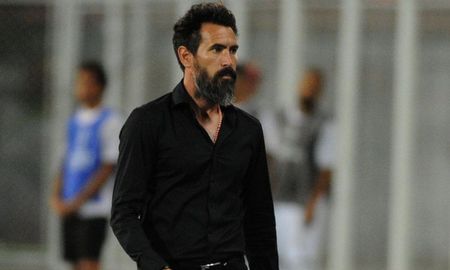 Eduardo Domínguez dejó de ser entrenador de Colón y sorprendió a propios y extraños de la forma en que se fue de Santa Fe. Eduardo Domínguez dejó de ser entrenador de Colón y sorprendió a propios y extraños de la forma en que se fue de Santa Fe.