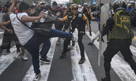 Rutas y aeropuertos bloqueados, protestas y el llamado a una huelga conmueven a Perú. Rutas y aeropuertos bloqueados, protestas y el llamado a una huelga conmueven a Perú.