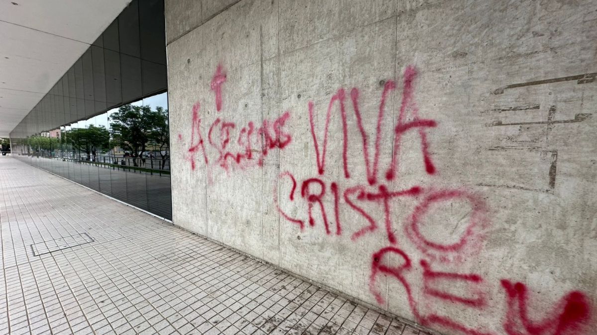 Desconocidos realizaron pintadas en el Cemafe y en la sede de la masonería.