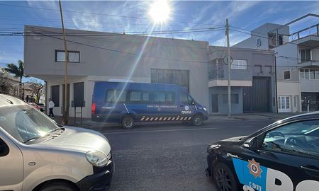 Tras el robo, peritos de la PDI realizaron las tareas de rigor en el lugar.&nbsp;