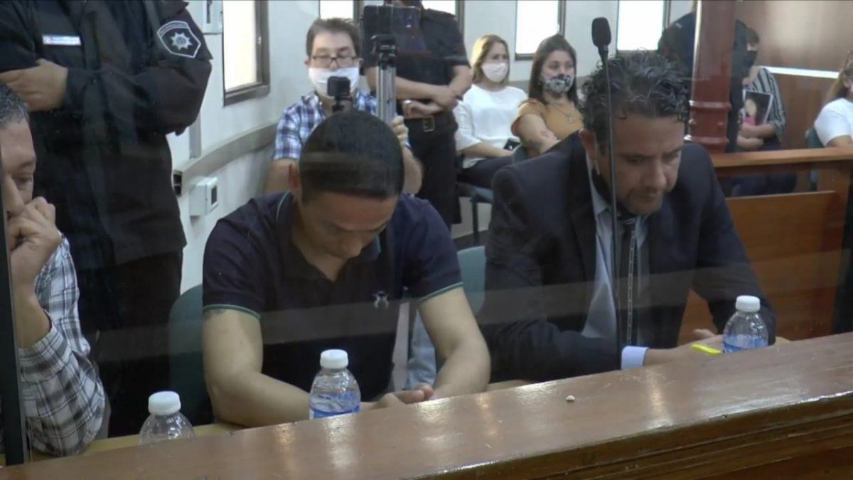 Valdez escucha la condena con la mirada clavada al piso