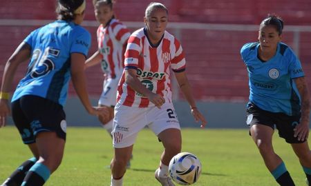 Unión y Belgrano de Córdoba empataron sin goles por una nueva fecha del torneo del fútbol femenino. Unión y Belgrano de Córdoba empataron sin goles por una nueva fecha del torneo del fútbol femenino.