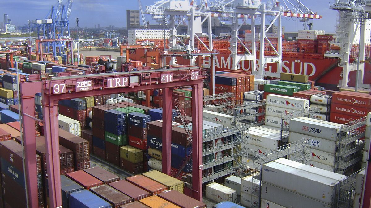 Las malas razones que explican el superávit comercial