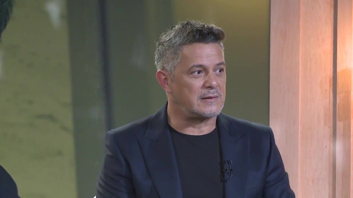 Alejandro Sanz dedica emotiva despedida para Vicente Fernández