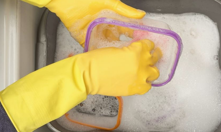 Limina manchas y olores de tus tuppers con este truco casero. Limina manchas y olores de tus tuppers con este truco casero.