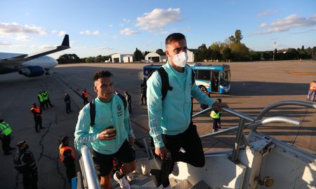 el seleccionado argentino llego a asuncion para enfrentar manana a paraguay el seleccionado argentino llego a asuncion para enfrentar manana a paraguay