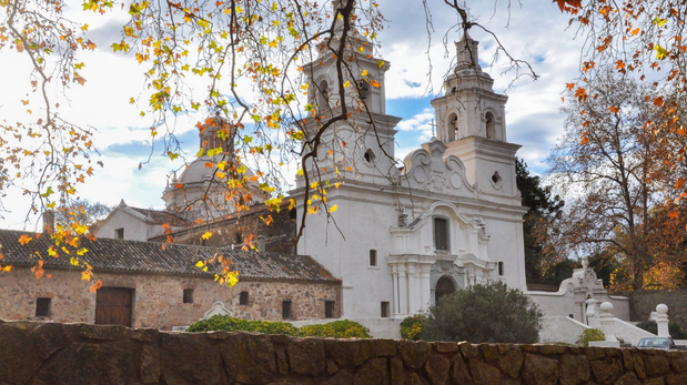 Descubrí Colonia Caroya, un pequeño pueblo de Córdoba.