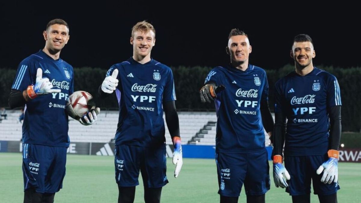 Federico Gomes Gerth junto a Dibu Martínez, Armani y Rulli, en el Mundial de Qatar. Federico Gomes Gerth junto a Dibu Martínez, Armani y Rulli, en el Mundial de Qatar.