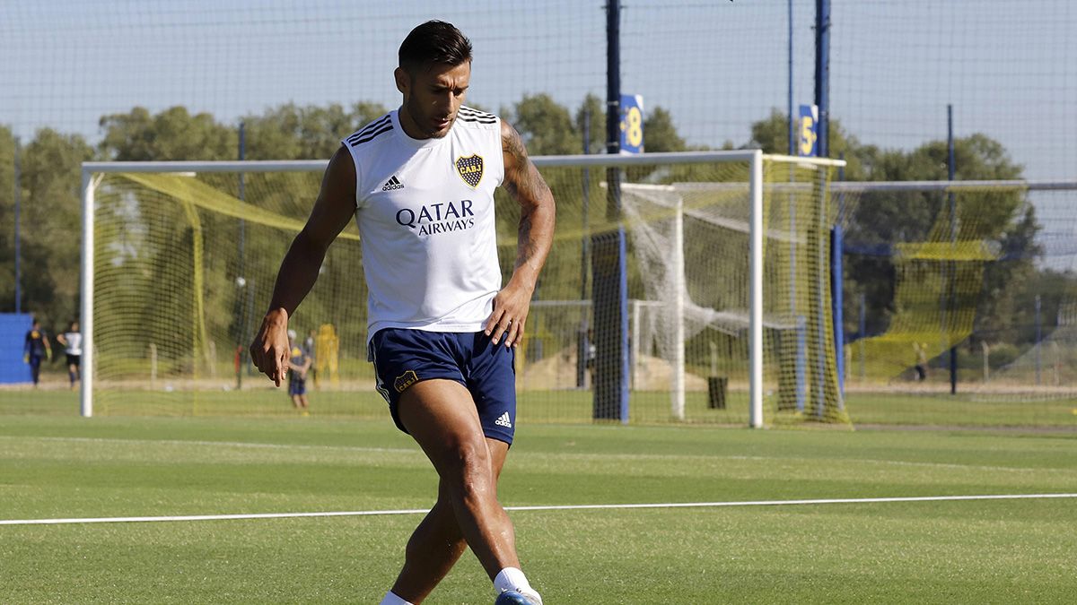 Eduardo Salvio durante el entrenamiento de Boca Juniors en Ezeiza. 