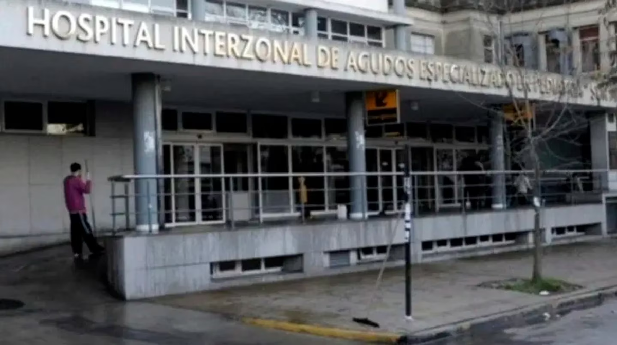 La beba permanece internada en el Hospital Interzonal General de Agudos Especializado en Pedriatría Sor María Ludovica. (Foto: gentileza Crónica). La beba permanece internada en el Hospital Interzonal General de Agudos Especializado en Pedriatría Sor María Ludovica. (Foto: gentileza Crónica).