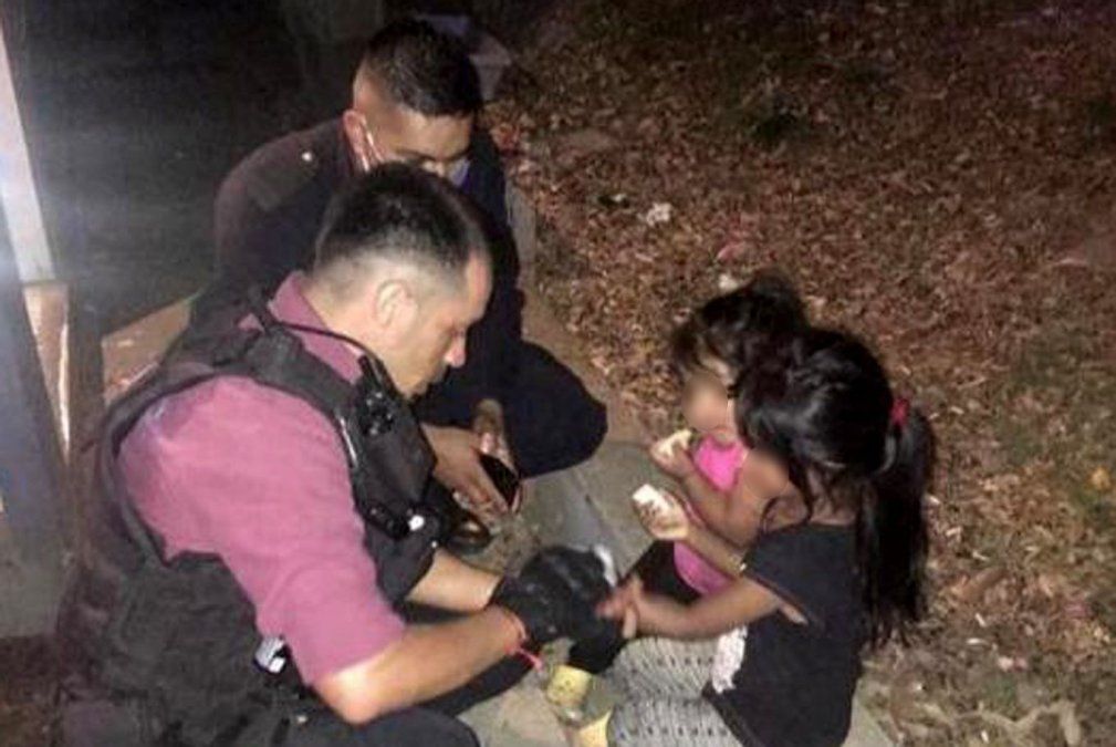 Abandonaron a sus dos hijas en la General Paz y fueron detenidos por la policía