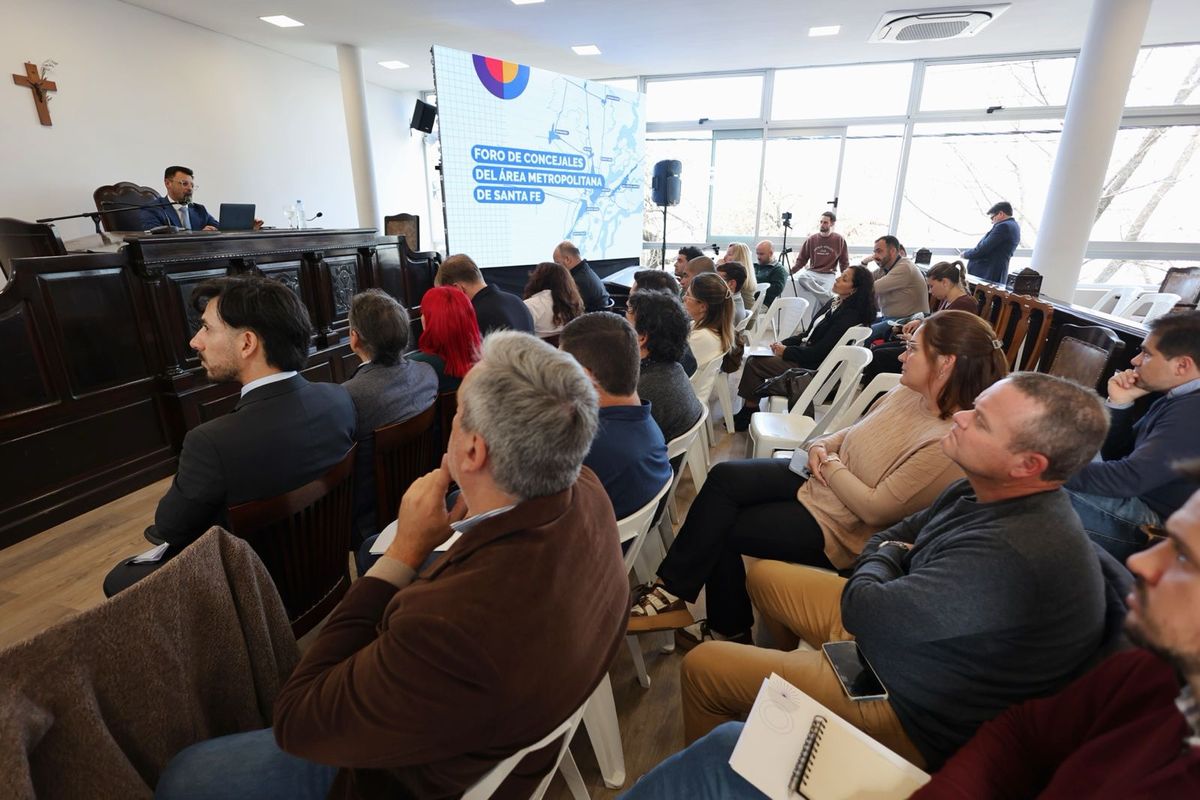 El presidente del Concejo Municipal de Esperanza, Cristian Cammisi, destacó la importancia del encuentro y valoró el trabajo conjunto entre distintas localidades del área metropolitana. “ El presidente del Concejo Municipal de Esperanza, Cristian Cammisi, destacó la importancia del encuentro y valoró el trabajo conjunto entre distintas localidades del área metropolitana. “