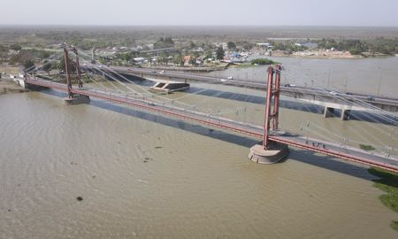 La travesía Salvemos el Paraná y sus humedales llega este domingo a Santa Fe con actividades en la Costanera Este. La travesía Salvemos el Paraná y sus humedales llega este domingo a Santa Fe con actividades en la Costanera Este.