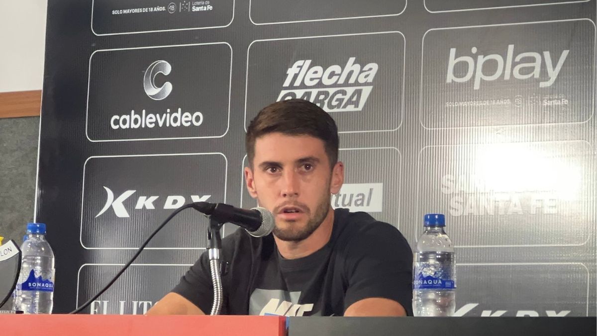 Ignacio Antonio, jugador de Col&oacute;n, en conferencia de prensa.
