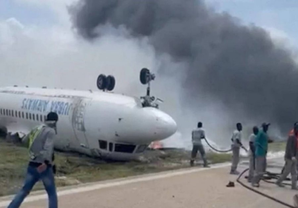 El avión de Jubba Airways se estrelló en una de las pistas de aterrizaje de Mogadiscio