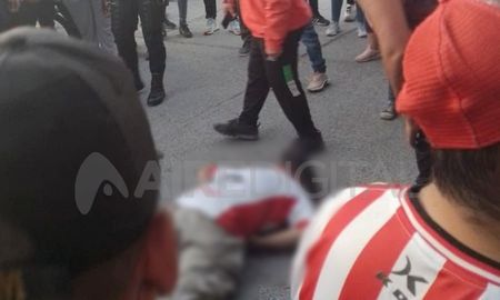 Un hincha de San Martín de Tucumán murió en la previa del partido contra Belgrano. Un hincha de San Martín de Tucumán murió en la previa del partido contra Belgrano.