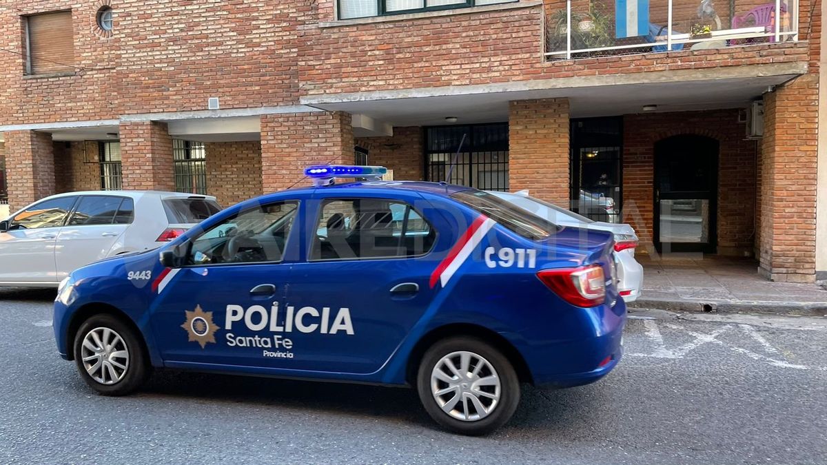 El robo en el edificio de Corrientes al 2700 se produjo entre la mañana y la tarde del domingo.
