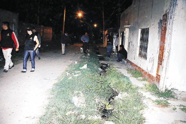 Tras el hecho la policía realizó numerosos allanamientos. Hubo 20 personas trasladadas a sede policial y se secuestraron dos armas de fuego