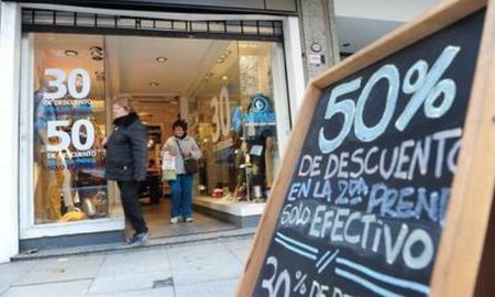 En los primeros diez meses del año el comercio minorista acumula un descenso de 2,4% interanual. En los primeros diez meses del año el comercio minorista acumula un descenso de 2,4% interanual.