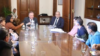 Trabajadores de la empresa láctea Verónica fueron recibidos por Felipe Michlig y Alcides Calvo en el Senado.