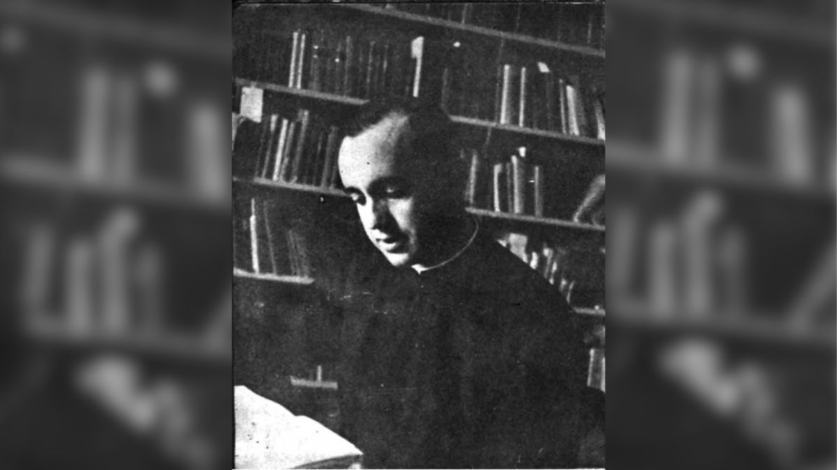Jorge Bergoglio enseñó literatura y psicología en el Colegio de la Inmaculada Concepción en Santa Fe entre los años 1964 y 1965.