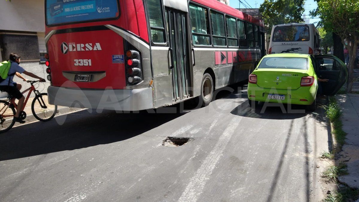 El socavón está a pocos metros de la esquina de 9 de Julio y Crespo