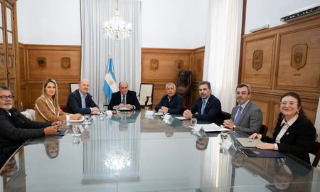 Guillermo Francos, Federico Sturzenegger, Alfredo Cornejo, Carolina Losada, Gerardo Martínez, Martín Rappallini y Cristian Ritondo.
