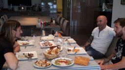 Messi recibió a Sampaoli en su casa Messi recibió a Sampaoli en su casa