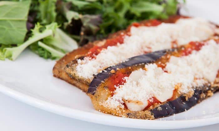 Cómo hacer milanesas de berenjena con rebozado SIN GLUTEN ni TACC: la receta para hacer en casa Cómo hacer milanesas de berenjena con rebozado SIN GLUTEN ni TACC: la receta para hacer en casa