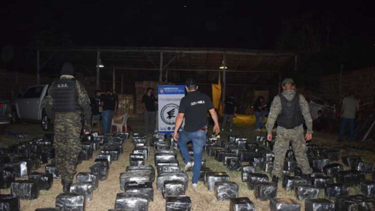 Unas tres toneladas de marihuana que estaban escondidas en una caja térmica fueron secuestradas durante un operativo realizado en una vivienda de Posadas﻿