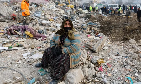 Los terremotos que el pasado lunes asolaron el sudeste del Turquía y el noroeste de Siria ya causaron más de 33 mil muertos. Los terremotos que el pasado lunes asolaron el sudeste del Turquía y el noroeste de Siria ya causaron más de 33 mil muertos.