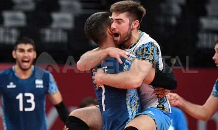 El festejo entre Facundo Conte y Santiago Danani tras meterse en los cuartos de final de la competencia olímpica. El festejo entre Facundo Conte y Santiago Danani tras meterse en los cuartos de final de la competencia olímpica.