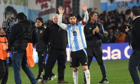 Tras brillar con un doblete ante Venezuela, Messi confirmó que no viajará a Guayaquil para enfrentar a Ecuador en la última fecha de las Eliminatorias. Tras brillar con un doblete ante Venezuela, Messi confirmó que no viajará a Guayaquil para enfrentar a Ecuador en la última fecha de las Eliminatorias.