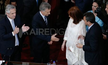 Según la visión de Mauricio Macri, hay en marcha un plan activo y deliberado para entorpecer, clausurar, estropear o eliminar cualquier política implementada por nuestro gobierno, aún aquellas que de manera objetiva e incontestable fueron beneficiosas para todos los argentinos. Según la visión de Mauricio Macri, hay en marcha un plan activo y deliberado para entorpecer, clausurar, estropear o eliminar cualquier política implementada por nuestro gobierno, aún aquellas que de manera objetiva e incontestable fueron beneficiosas para todos los argentinos.