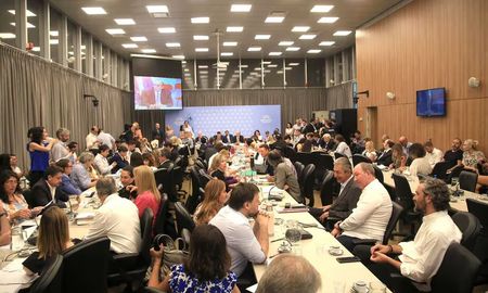 Este jueves se realizó la primera reunión del debate sobre el proyecto para bajar la edad de imputabilidad de 16 a 13 años. Este jueves se realizó la primera reunión del debate sobre el proyecto para bajar la edad de imputabilidad de 16 a 13 años.