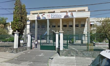 un alumno apunto con un arma a su profesor en un colegio privado de el palomar un alumno apunto con un arma a su profesor en un colegio privado de el palomar