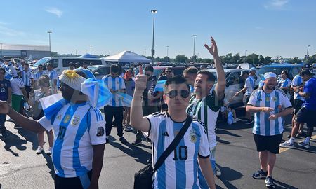 El color de la hinchada argentina en la previa ante Chile. El color de la hinchada argentina en la previa ante Chile.