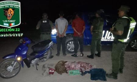 Circulaban en moto con carne faenada sin documentación: fueron detenidos Circulaban en moto con carne faenada sin documentación: fueron detenidos