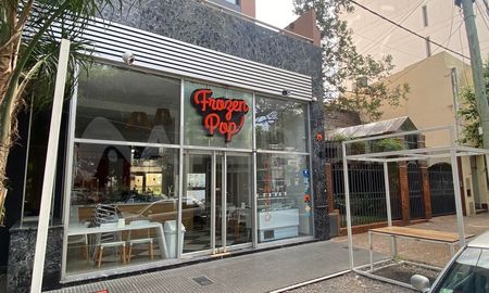 asalto en una heladeria: pidio un cuarto de frutilla, saco un arma y robo la recaudacion asalto en una heladeria: pidio un cuarto de frutilla, saco un arma y robo la recaudacion