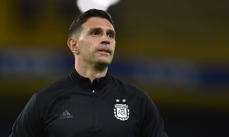 Damián Emiliano Martínez, arquero de la Selección de fútbol de Argentina, aseguró que la Albiceleste mantiene el hambre por seguir ganando títulos. Damián Emiliano Martínez, arquero de la Selección de fútbol de Argentina, aseguró que la Albiceleste mantiene el hambre por seguir ganando títulos.