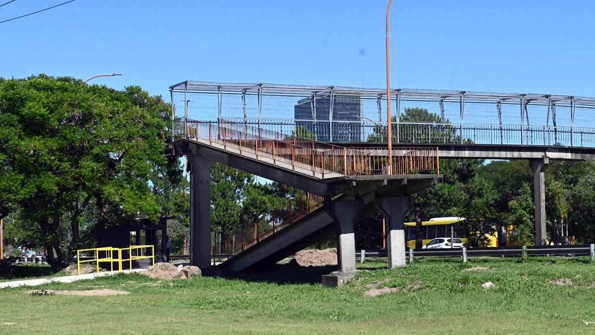 La pelea ocurrió en la zona de boliches de barrio El Pozo. Una joven de 23 años fue trasladada al hospital Cullen.
