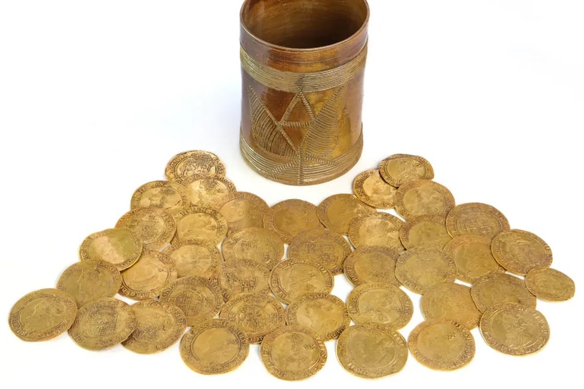 Para la casa de subastas, es uno de los mayores tesoros de monedas de oro inglesas del siglo XVIII jamás descubierto en Gran BretañaCNN
