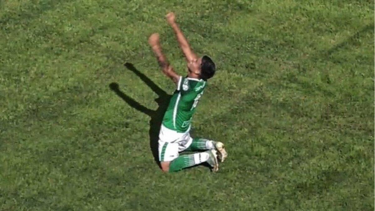 Brian Fernández volvió a marcar con la camiseta de Ferrocarril Oeste.